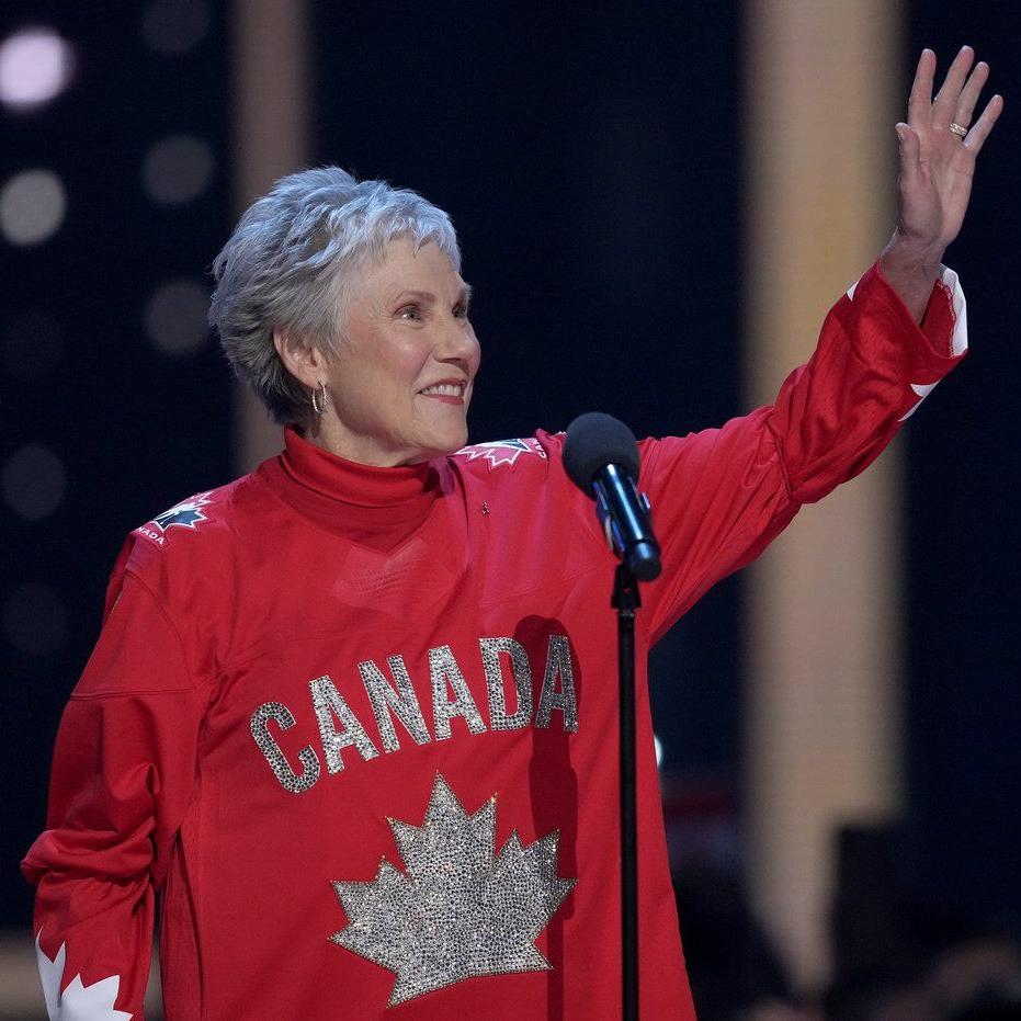 Anne Murray says she's 'nervous' but wants the Jays to 'win so badly' at World Series
